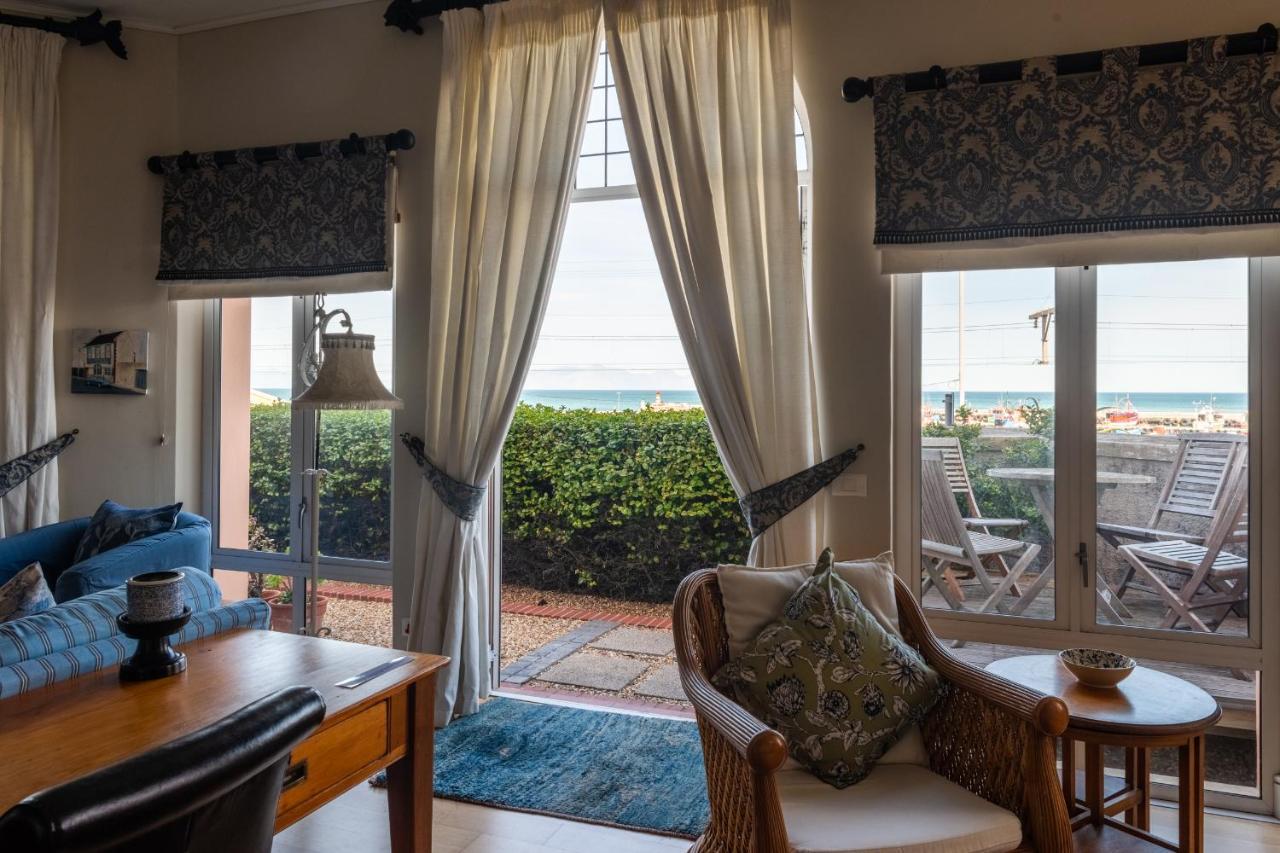 The Majestic Apartments Kalk Bay Exteriör bild